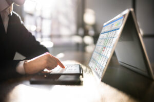 behavioral healthcare professional uses clinical admin tips for mental health software in their practice.
